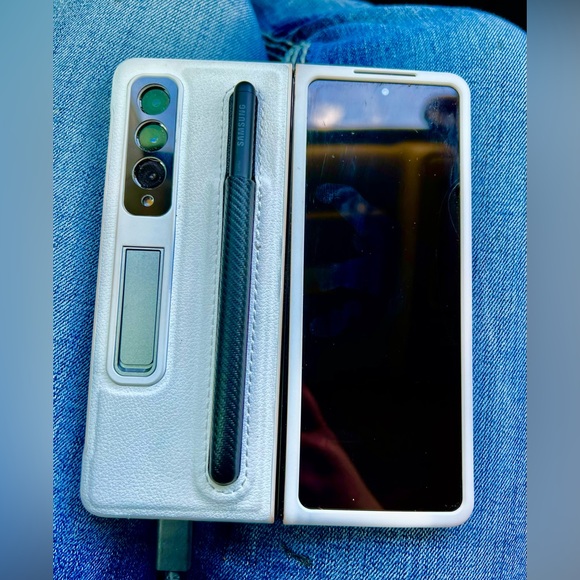 ZFold 3 5G - Picture 4 of 6